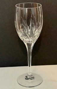 Mikasa Petit Points Corte Cristal Agua/Vino Cáliz 9” Hoja Grabada Tallo 1995-2004 - Imagen 1 de 10