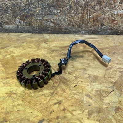 Estator generador motor Suzuki GSXR 600 750 K1 K2 K3 2000-2003 Foto 1 de 4