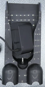 Dyson V12 SV30 SV46 Rileva Stazione Aspirazione Parete + Caricabatteria Adattatore AC-A1B2-1 - Foto 1 di 1