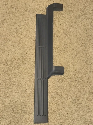 99-06 Passenger Side Front Door Sill Plate Silverado Sierra Avalanche dark Gray - Image 1 of 4