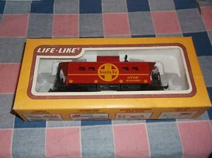 HO Railroad Life-LIke 8542 Santa Fe Caboose Red Gently Used to Unused - Picture 1 of 3