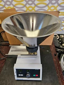 RETSCH DR100 VIBRATORY FEEDER - Picture 1 of 8