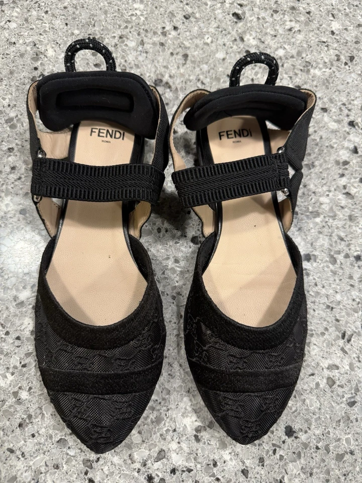 Sandalias Fendi Roma Niñas Hechas en Italia Vero Cuoio Talla 32 Usadas Muy Buenas Foto 1 de 4