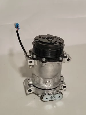 AC Compressor CO 4440C For Chevy K1500 2500 3500 P30 1996-1999 GMC 2500 C1500 - Image 1 of 4