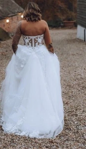 Enzoani Women's Wedding Dress. Size 14 - Picture 1 of 8