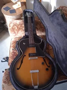 Gibson ES-135 Hollow Body Electric Guitar - Picture 1 of 9