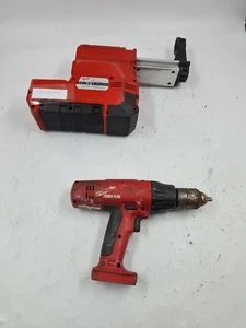 Lot De 2 Milwaukee sans Fil Outils - Perceuse & Poussière Extracteur Non Travail - Imagen 1 de 14