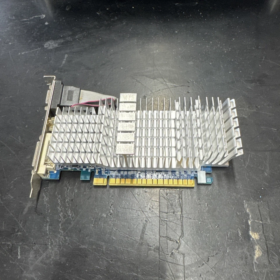 Gigabyte Geforce GT610 1GB VGA/HDMI/DVI low power Graphics Card - Image 1 of 3