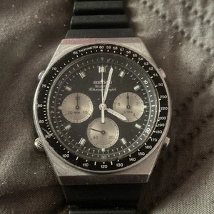 Orologio Da Polso Vintage Seiko Reverse Panda Quarzo Cronografo FUNZIONANTE 7A28-7039 - Foto 1 di 9