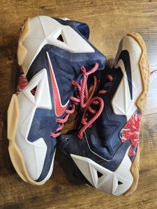 Nike LeBron 11 Independence Day 2014 Red White Blue Mens Size 9 NEED CLEANED - Picture 1 of 8