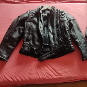 damen lederkombi gebraucht, Größe 38, Schwarz, Geteilt Tragbar. Neuwertig - Bild 1 von 8