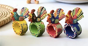 RARO De Colección ORTEGA Arte Popular Cerámica Mexicana Gallo Servilleteros Anillos FIRMADOS Juego de 4 - Imagen 1 de 10