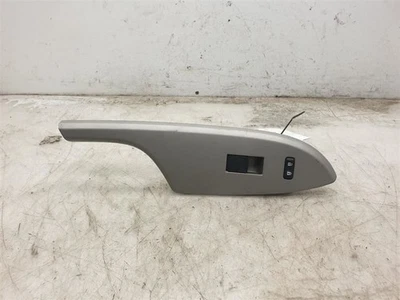 CONJUNTO INTERRUPTOR VENTANA PUERTA DELANTERA LADO PASAJERO TOYOTA YARIS 12-18  Foto 1 de 4