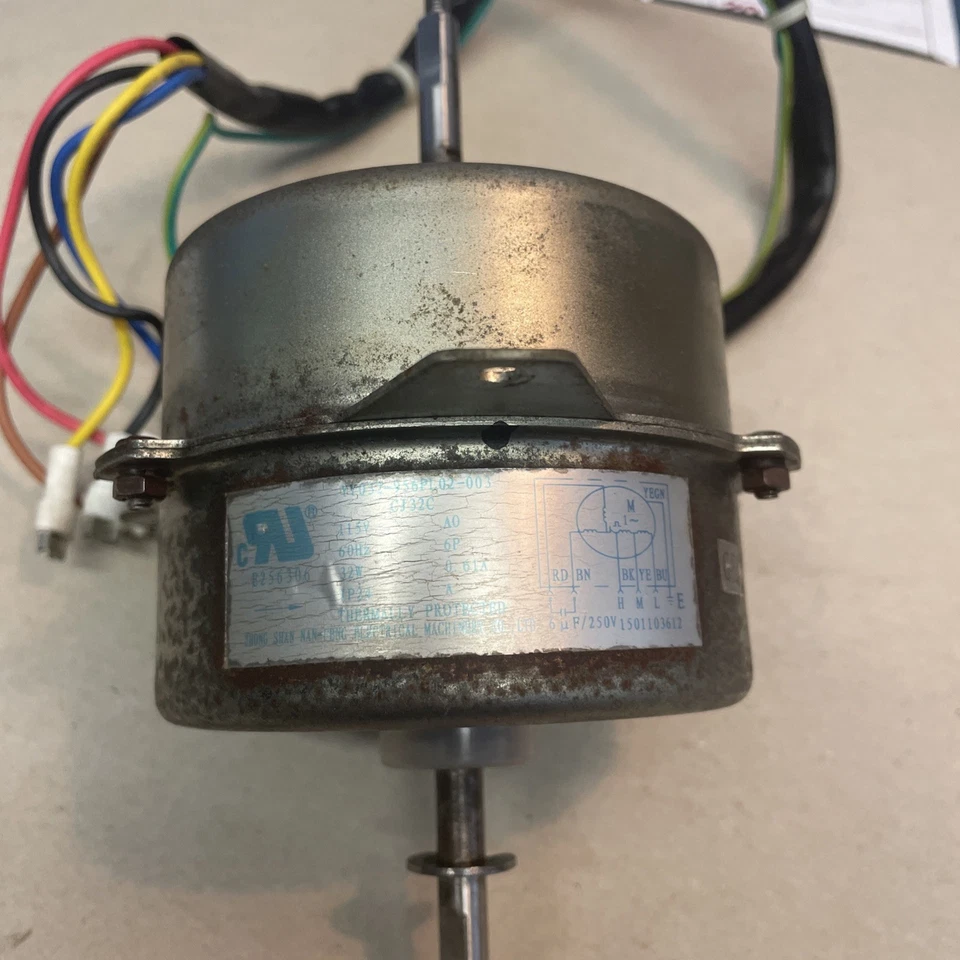 GE  YY032-956PL02-003  CJ32C 115V A0  60Hz 6P 32W 0.61A IP24  A  Motor - Image 1 of 4