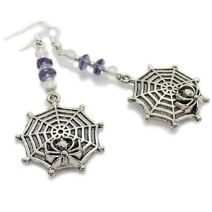 Pendientes de cuentas de telaraña de Halloween que brillan en la oscuridad de SoniaMcD - Imagen 1 de 10