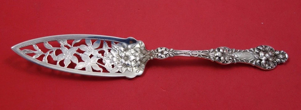 Servidor de pastel de gelatina de plata esterlina Old Orange Blossom de Alvin/Gorham perforado Foto 1 de 1