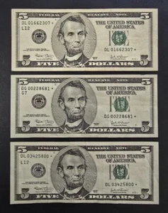 Three 2003 STAR NOTES $5 Federal Reserve Notes Bills - Picture 1 of 2