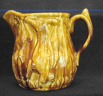 Jarra colgante de caza Yellow Ware Rockingham esmalte juego 6 3/4"h siglo XIX Foto 1 de 4