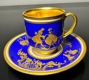 Porzellan, Mokkatasse mit UT, Ambrosius Lamm, Blauer Fond, Goldstaffage, Dresden - Bild 1 von 17