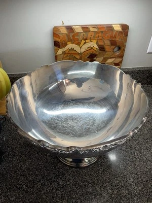 Vintage FB Rogers placcato argento stile vittoriano punzone ciotola set con 19 tazze - Immagine 1 di 4