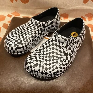 Crocs On The Clock Graphic Clogs | Slip Resistant Work W 8 M 6 Shoes Blk Wht - Picture 1 of 6