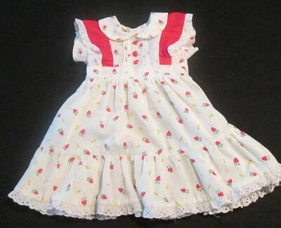 VESTIDO AJUSTADO VINTAGE BEBÉ NIÑA HECHO A MANO CON FRESAS Y ENCAJE TALLA 12 MESES? Foto 1 de 4