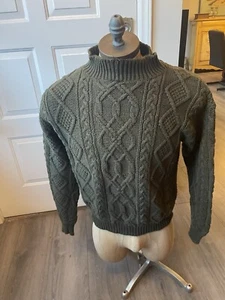 VINTAGE Banana Republic Safari Travel Co Green Hand Knit Cable Sweater Large L - Picture 1 of 17