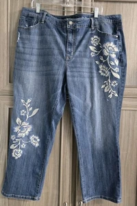 Vera Wang Simply Vera Womens Capri Jeans Floral Embroidery Size 22W - Picture 1 of 10