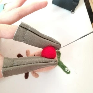 Reusable Thickened Finger Gloves Felting Tool Fingertip Covers Thumb Protector - Picture 1 of 12