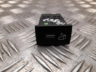 Eingabegerät Mercedes-Benz E-CLASS T-Model 2019 USB A2138203200 - Image 1 of 3