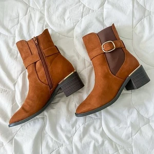 Liz Claiborne Ellison Chelsea Boot, Size 7 - Picture 1 of 11