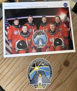 CREW OF SPACE SHUTTLE MISSION STS-115 - 2006 NASA 8x10 FARBFOTO UND AUFKLEBER - Bild 1 von 3