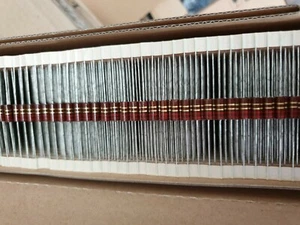 100pcs GENUINE NEW KAMAYA 2R2 1/2W CARBON COMP- RESISTOR FOR MARSHALL V.OX AMP ! - Imagen 1 de 3