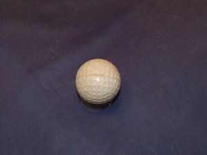 VINTAGE MESH BLACK DIAMOND 1900'S GOLF BALL - Picture 1 of 3