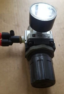 SMC NAR3000-N02 REGULATOR W/ GUAGE (BR2.6B1) - Picture 1 of 2