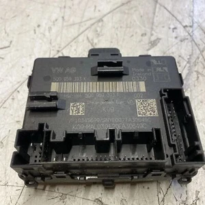 Centralina porta VW Touran 5T1 5Q0959393F 5Q0959393K anteriore destra anno 2020 - Foto 1 di 2