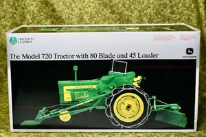 Ertl, John Deere Modell 720 Traktor mit 80 Blatt & 45 Lader, Präzisionsklassiker - Bild 1 von 12