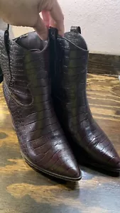 Botines Gibson & Latimer Talla 9M Estampado de Cocodrilo Cuero de Vaca Punta Superior - Imagen 1 de 18