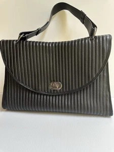 BORSA VINTAGE RETRÒ TRAPUNTATA BRUNO MAGLI FATTA A MANO IN ITALY NAPPA PELLE NERA 14X10 - Foto 1 di 24