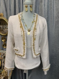 NWT White Tweed Cropped Blazer Gold Chain With Body Size L - Picture 1 of 7
