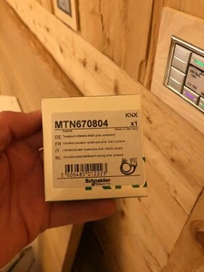 SCHNEIDER KNX MTN670804 INTERFACCIA TASTI QUADRUPLA PLUS - Foto 1 di 2