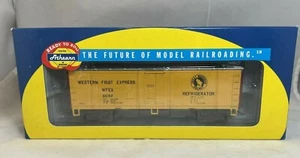 Athearn RTR HO 75923 GREAT NORTHERN 40' Wood Reefer WFEX 66182 - Picture 1 of 5