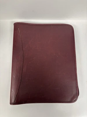 Cartera Levenger de cuero rojo con cremallera, 13,5 x 11 x 1,5 pulgadas Foto 1 de 4