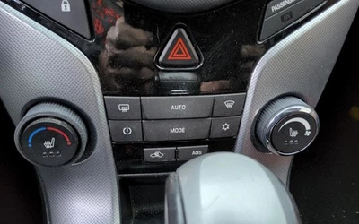 CONTROLE DE TEMPERATURA CHEVROLET CRUZE 2011-2015 CALOR/AC 1735805 - Imagem 1 de 4