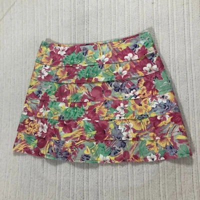 Falda Boston Propia Floral en Niveles Talla 10 Estampado de Flores Coloridas Foto 1 de 4