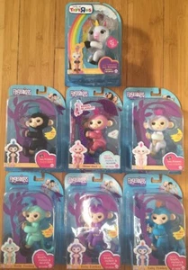 Gigi the Unicorn + The original 6 Fingerlings Monkeys Toy Bundle Retired RARE - Picture 1 of 1