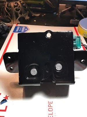 Actuador de bloqueo de puerta levadiza de maletero Chevrolet Equinox 2007-2015 15887967 OEM Foto 1 de 4