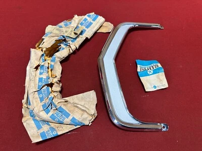 NOS 1968-1969 PLYMOUTH SPORT SATELLITE RH QUARTER PANEL MOLDING / TRIM 2841402 - Image 1 of 4