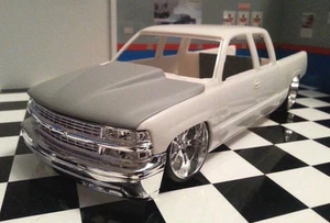 CAPPA IN RESINA MODELLAZIONE SCALA X per pickup Revell '99 Chevy Silverado 1/25. - Foto 1 di 3