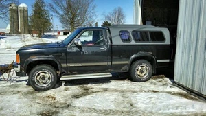 Dodge Dakota 1988 4x4 V-6 3,9 L automático - MUCHAS PIEZAS BUENAS - 1 TUERCA - Imagen 1 de 7
